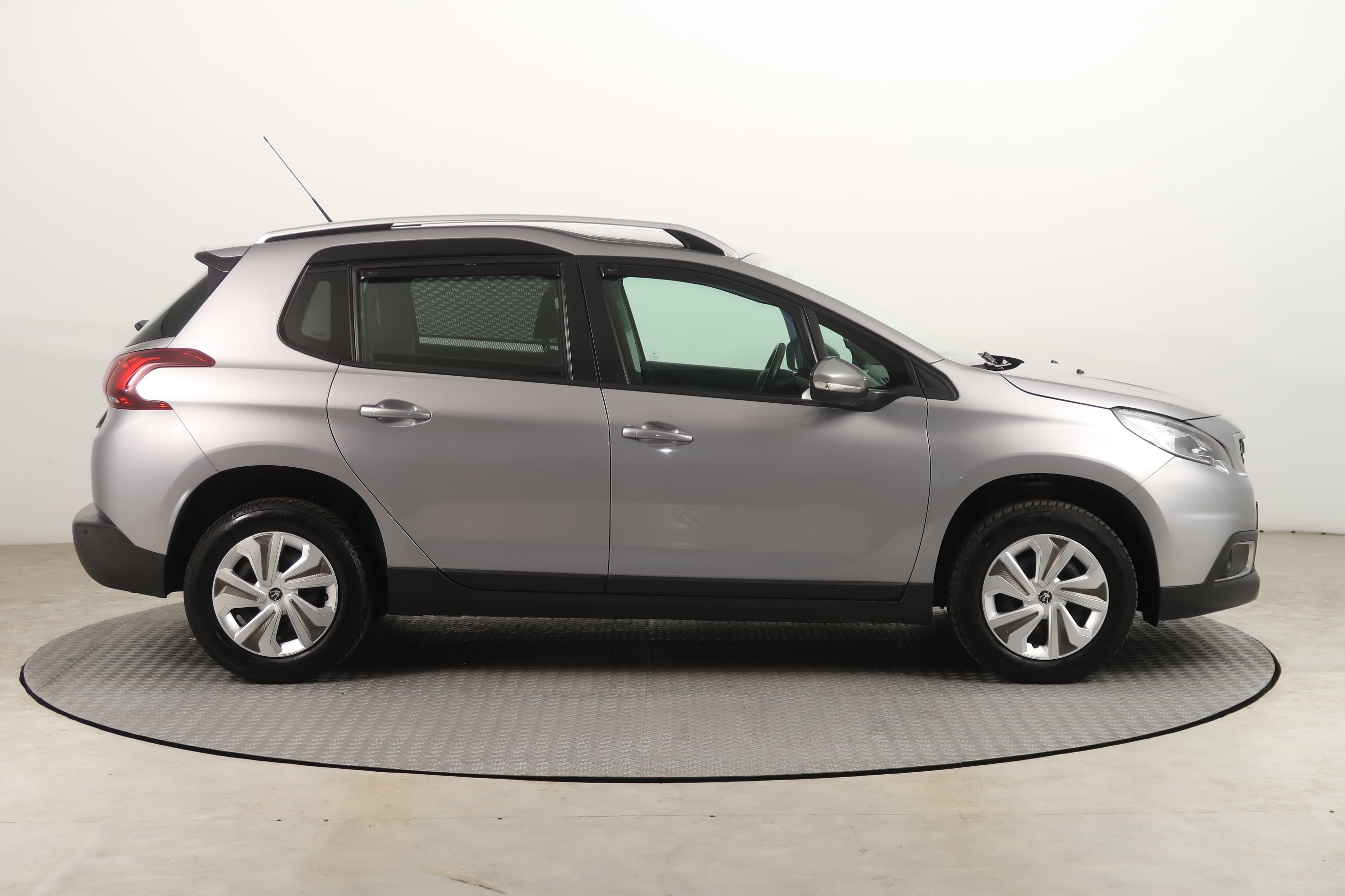 Peugeot 2008, 2018 - pohled č. 8