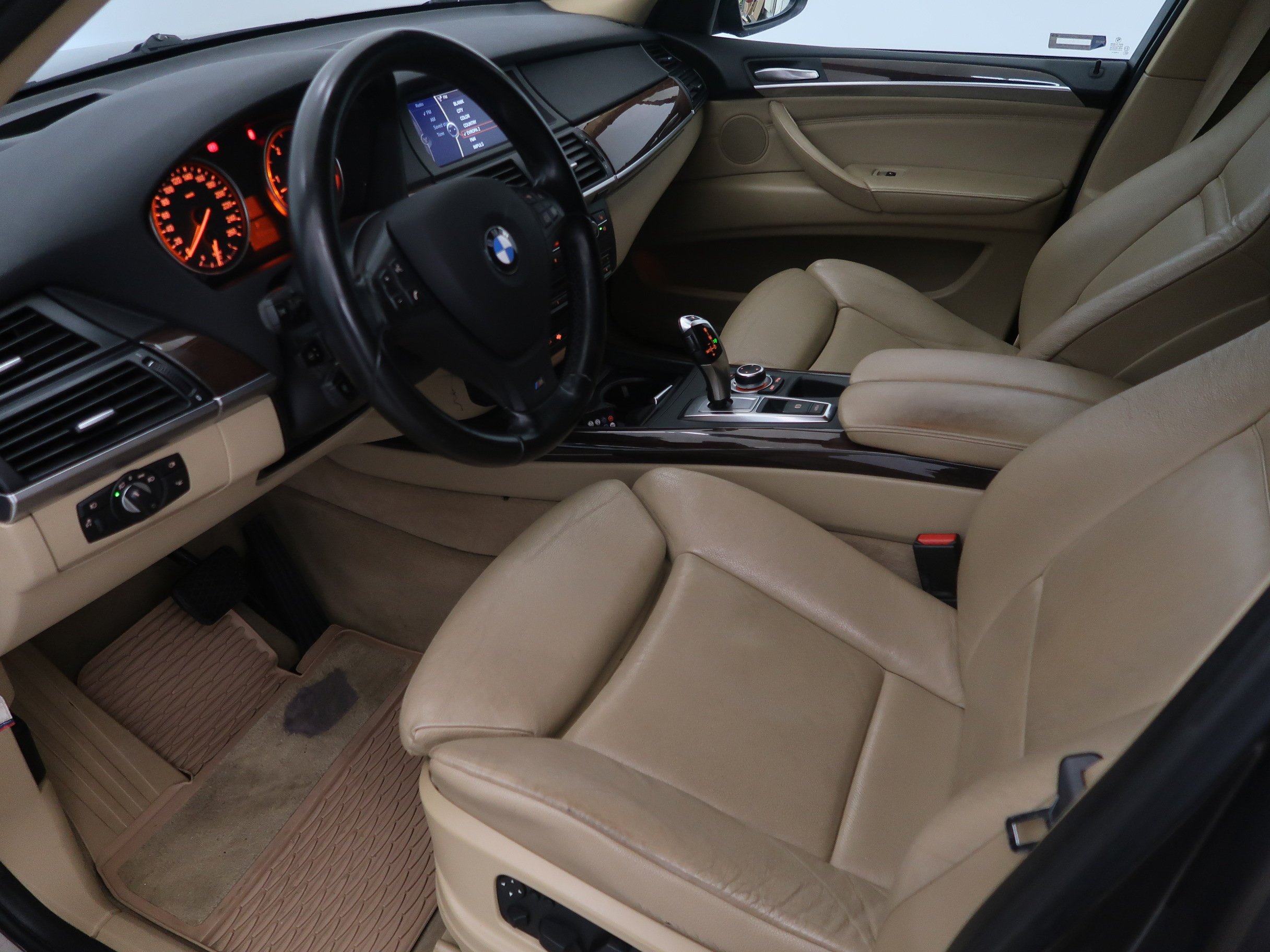 BMW X5, 2010 - pohled č. 16