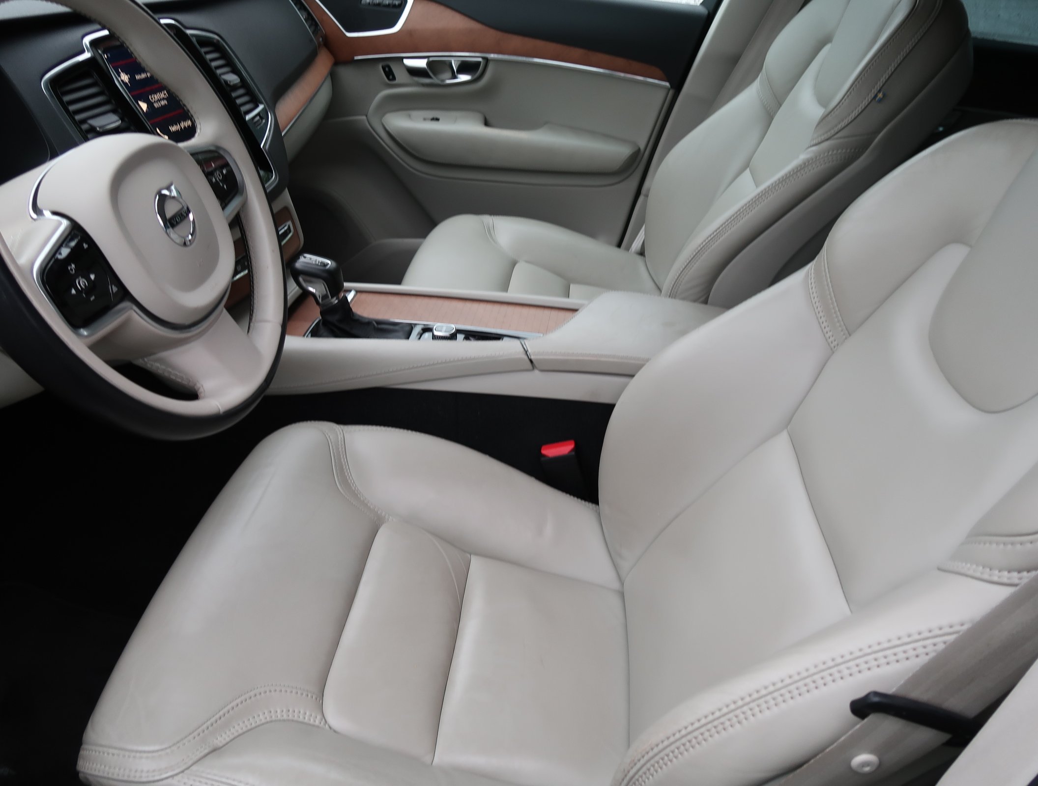 Volvo XC90, 2017 - pohled č. 16
