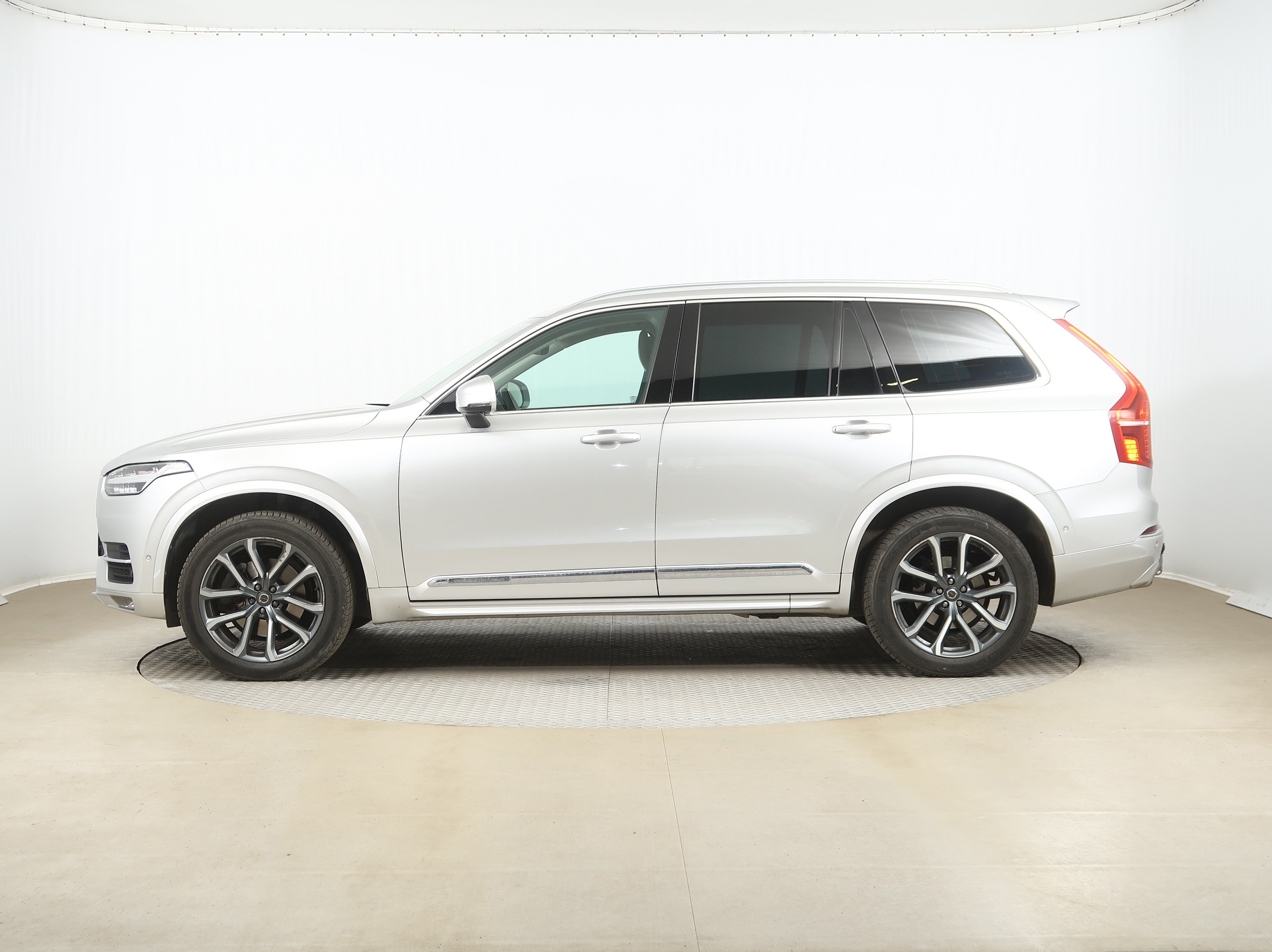 Volvo XC90, 2017 - pohled č. 4
