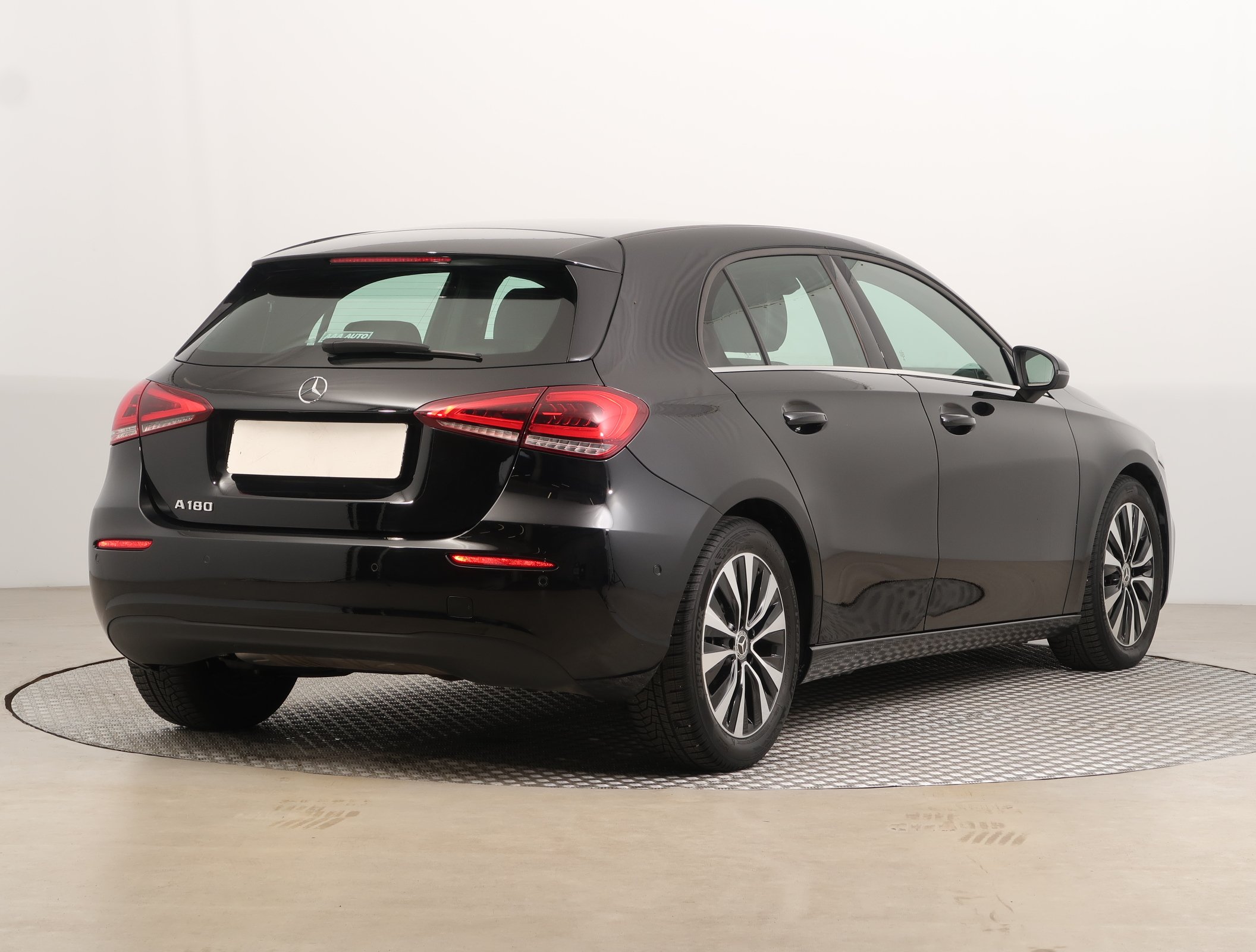 Mercedes-Benz A, 2022 - pohled č. 7