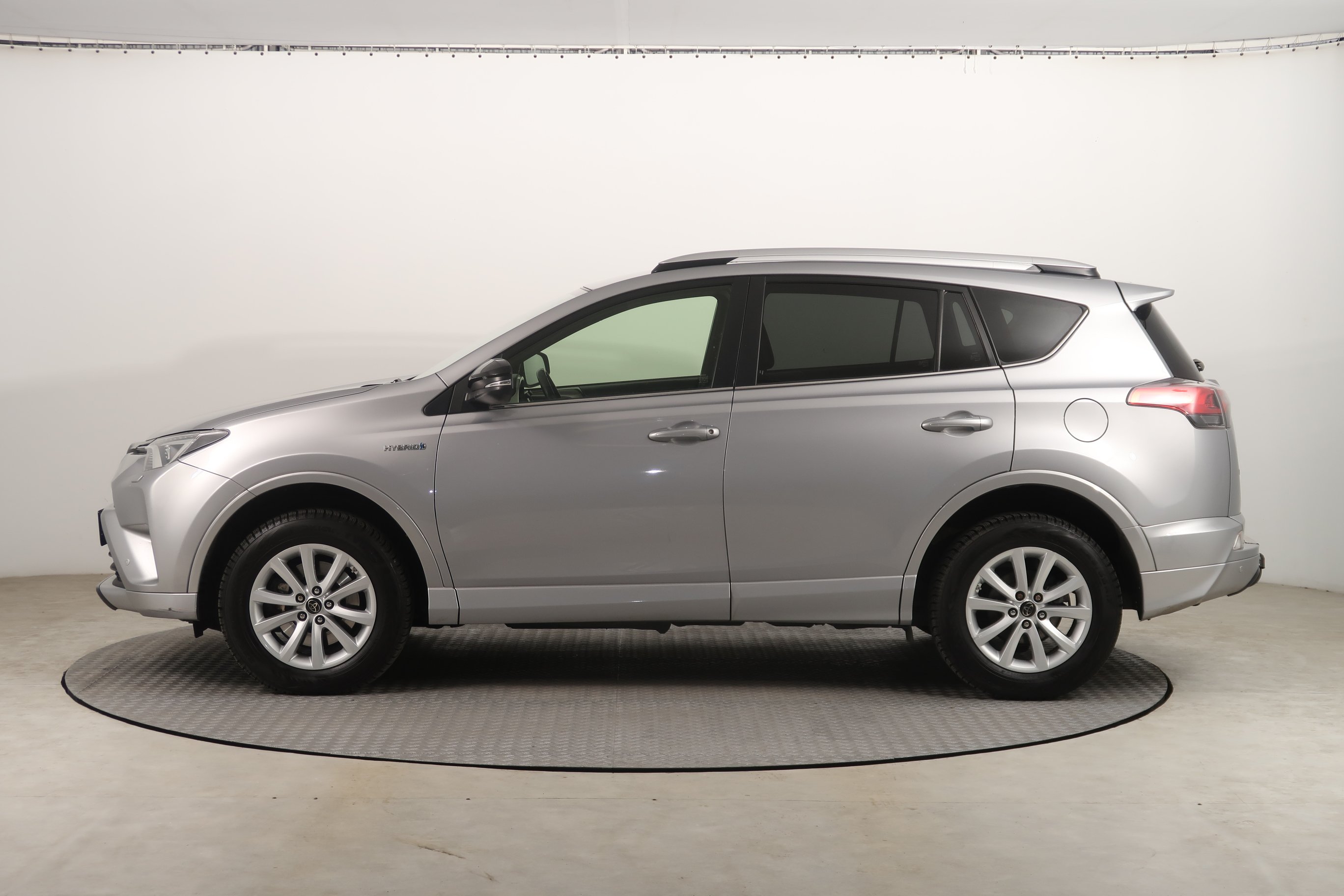 Toyota RAV 4, 2018 - pohled č. 4