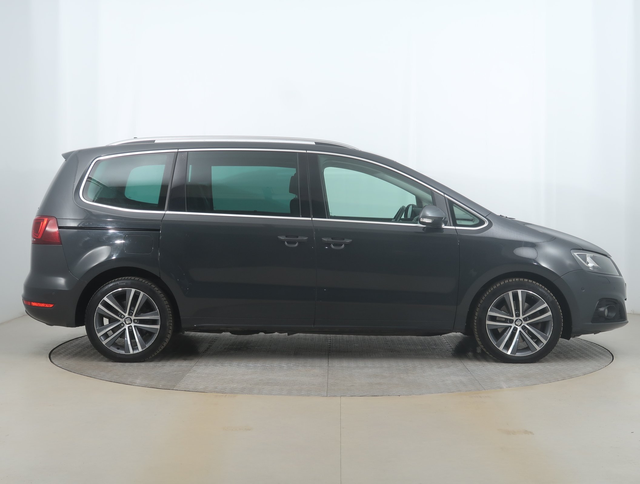 Seat Alhambra, 2018 - pohled č. 8