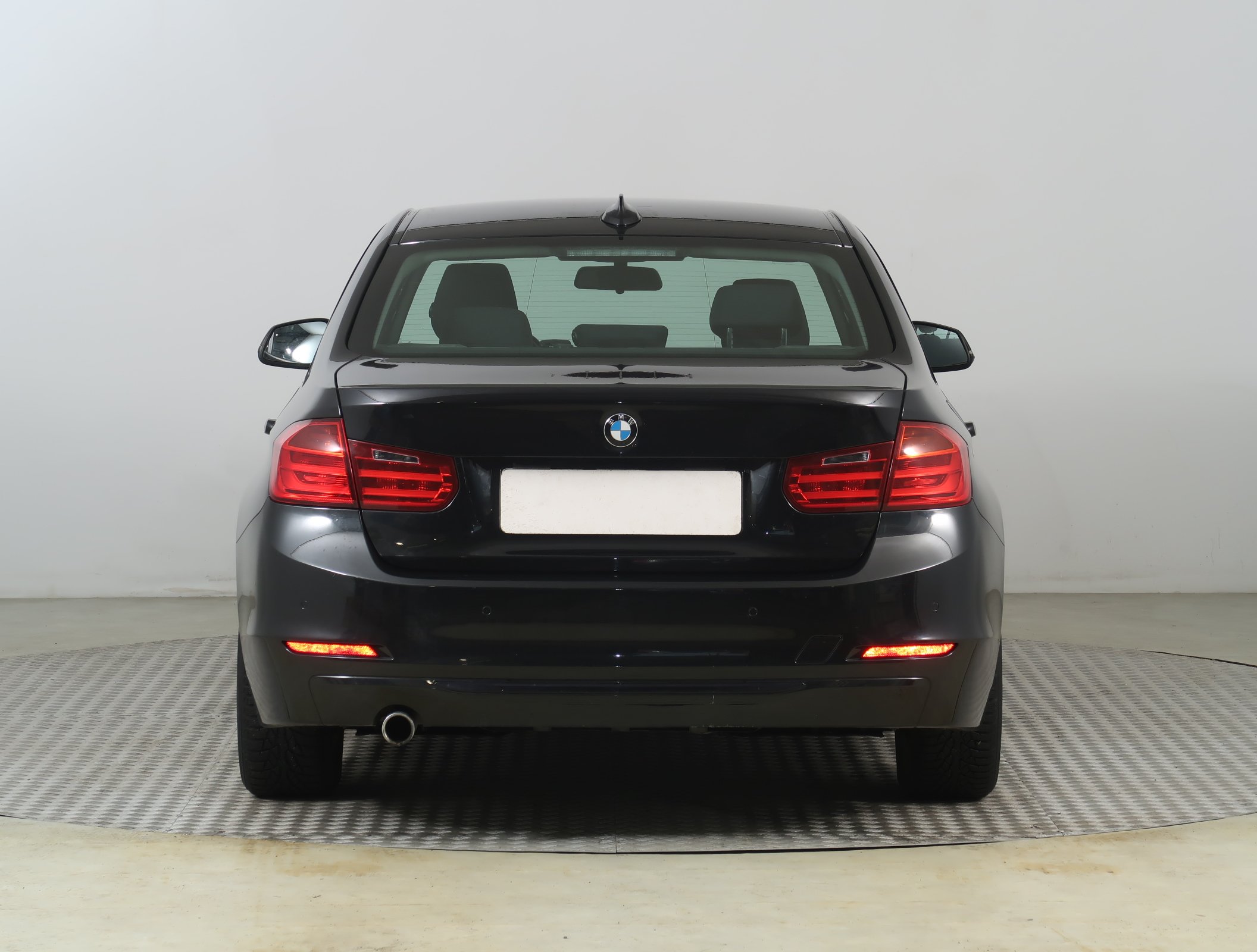 BMW Řada 3, 2012 - pohled č. 6