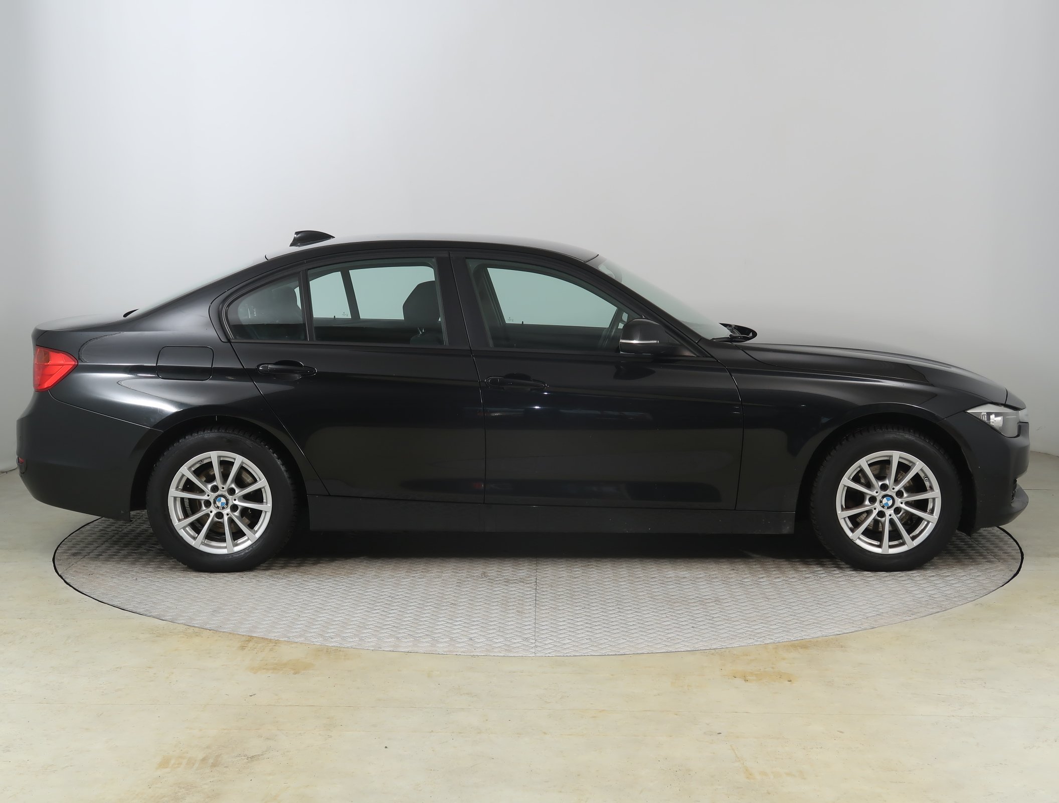 BMW Řada 3, 2012 - pohled č. 8