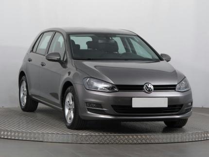 Volkswagen Golf VII (2012–2019) recenze a testy